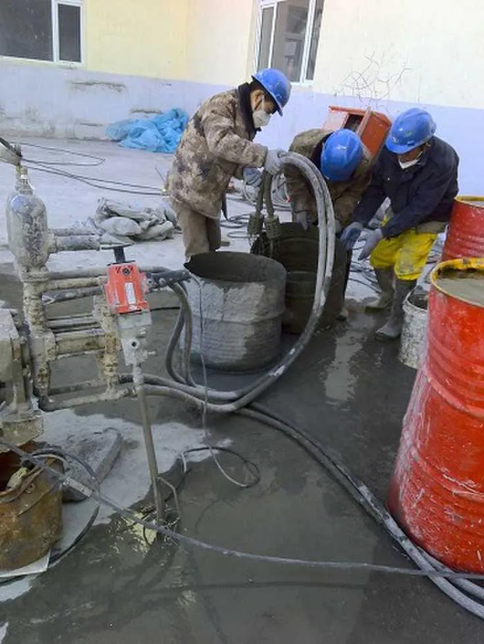 信阳师河区基础加固