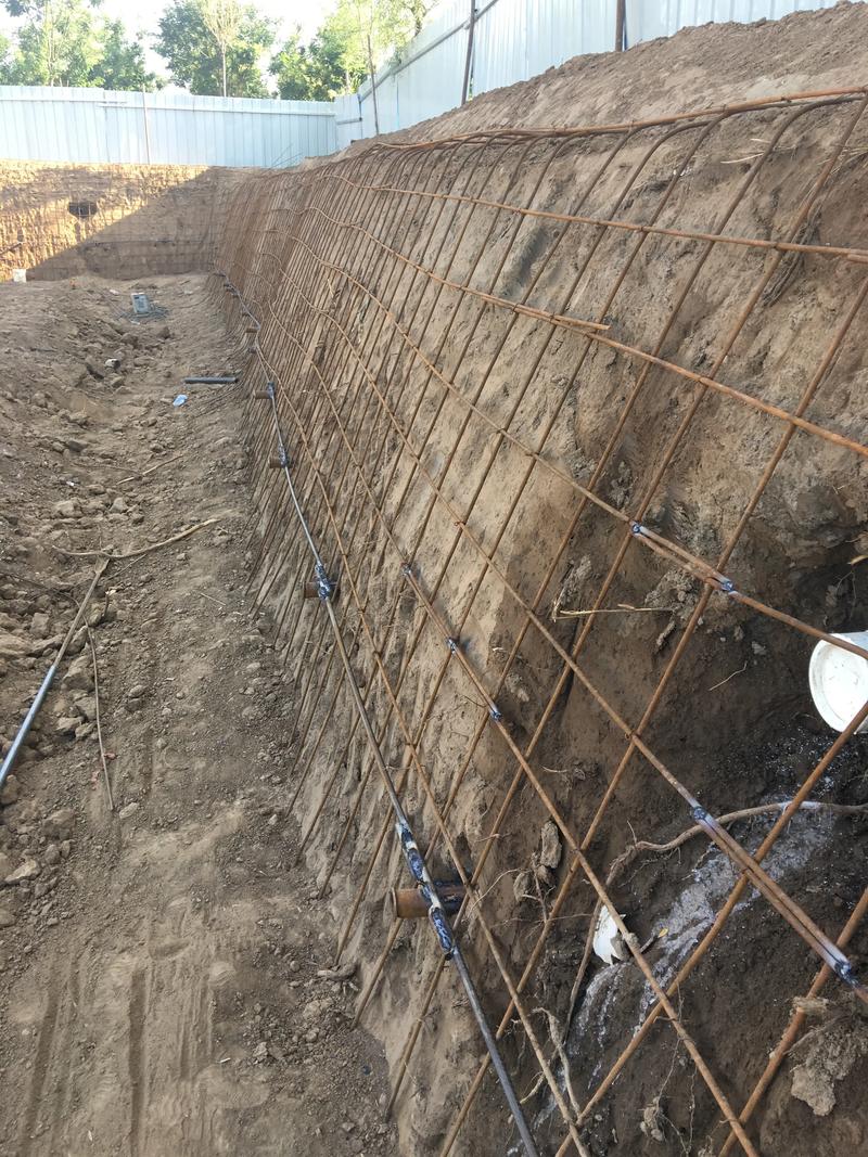 信阳师河区边坡加固